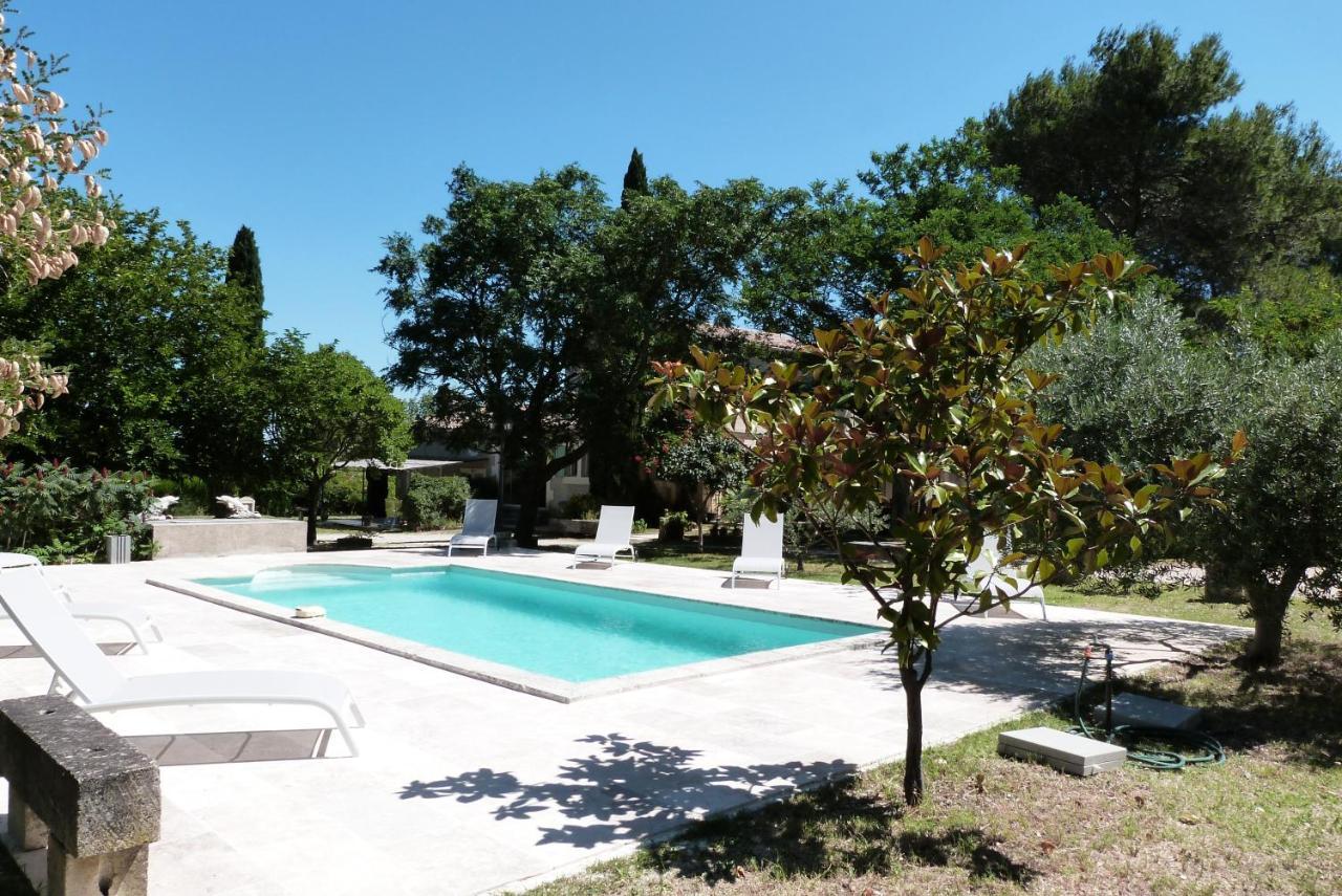 Le Mas Du Lac Saint-Rémy-de-Provence Екстериор снимка