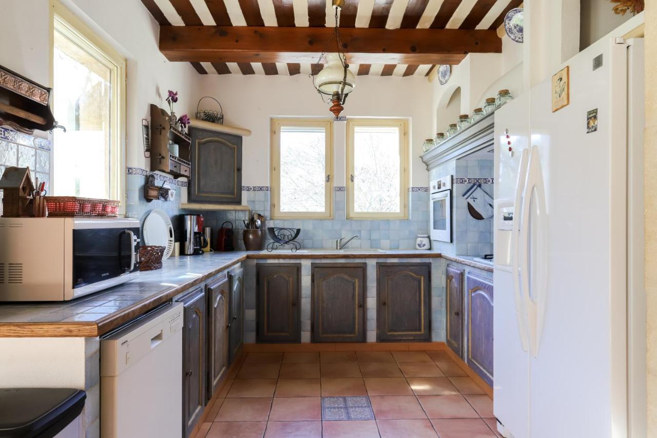 Le Mas Du Lac Saint-Rémy-de-Provence Екстериор снимка